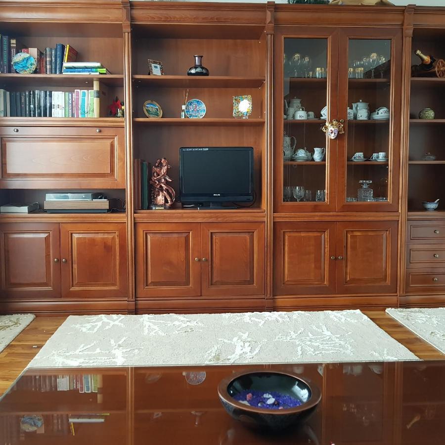 شقة Garsoniera Mihaela Petroşani المظهر الخارجي الصورة